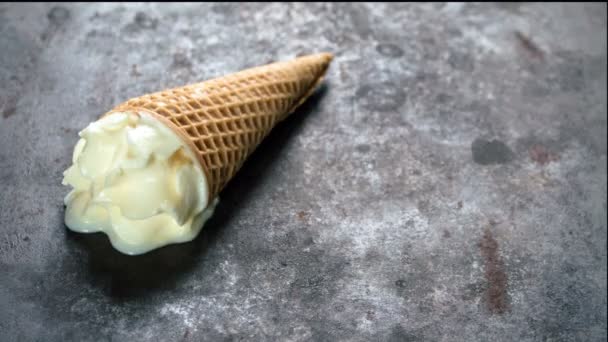 Time-lapse de crème glacée fondante — Video