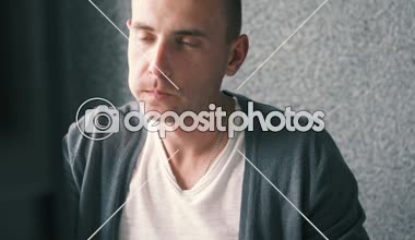 Potrait genç freelancer