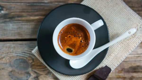 Bir fincan espresso.