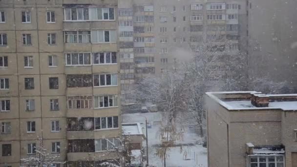 Uma Queda Neve Cidade Nevasca Cobriu Casas Ruas Com Neve — Vídeo de Stock