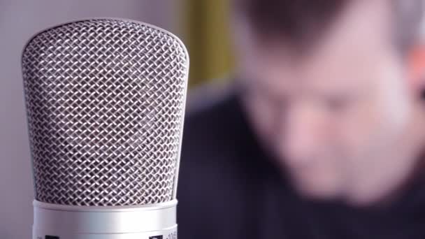 Selective Focus Condenser Microphone Blurred Background Men Microphone Surface Structure — Stock Video