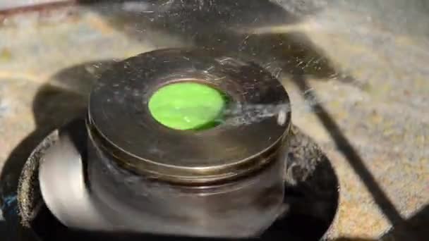 Διαδικασία Παρασκευής Γλειφιτζουριών Συσκευή Πράσινη Ζάχαρη Για Δημιουργία Cotton Candy — Αρχείο Βίντεο