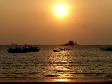 Denizde gün batımı