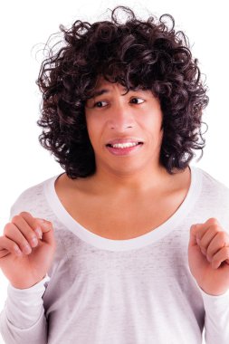 Yakışıklı genç dehşete ve püskürtüldü korkuyor