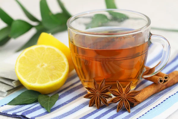 Té, limón, anís estrellado y canela — Foto de Stock