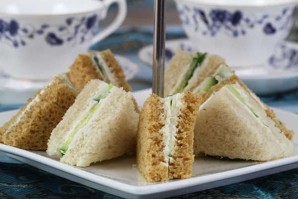 Английские сэндвичи с сыром и огурцом — стоковое фото