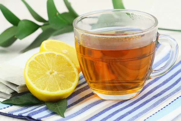 Té con limón fresco — Foto de Stock