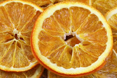 kurutulmuş portakal dilimleri