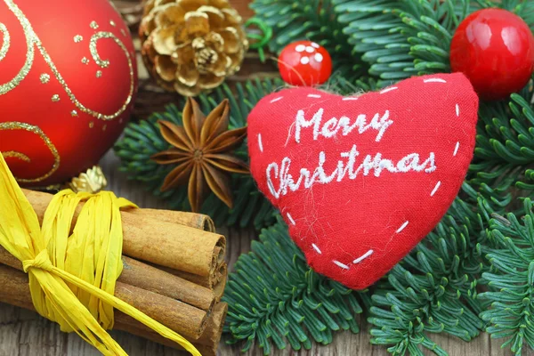 Feliz Navidad corazón con especias — Foto de Stock