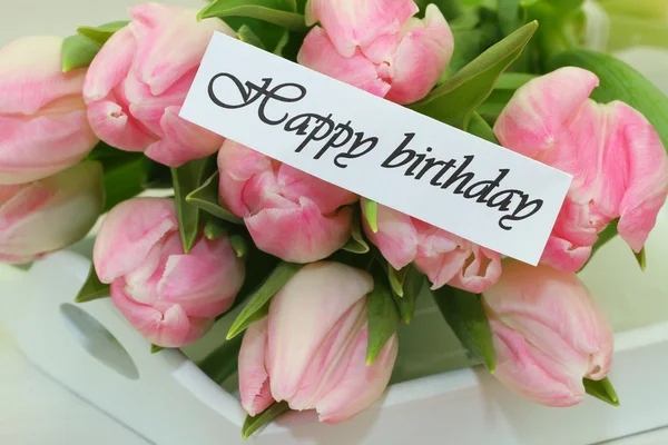 Поздравительная открытка с розовыми тюльпанами — стоковое фото