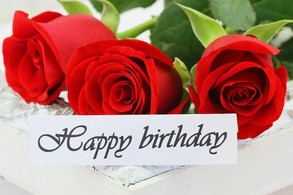 Boldog születésnapot kártya-val piros rózsa — Stock Fotó