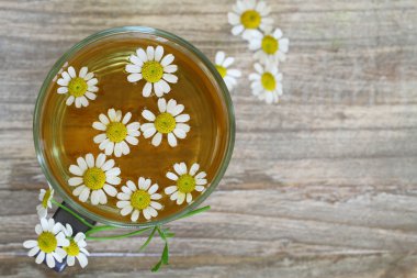 Papatya çayı, papatya çiçeği ile alanı kopyalayın.