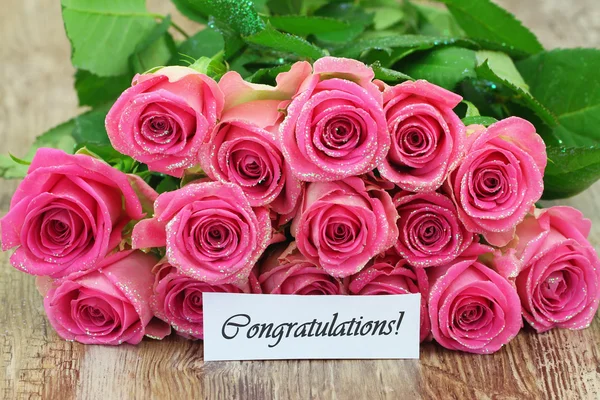 Gefeliciteerd kaart met roze rozen boeket, met glitters — Stockfoto