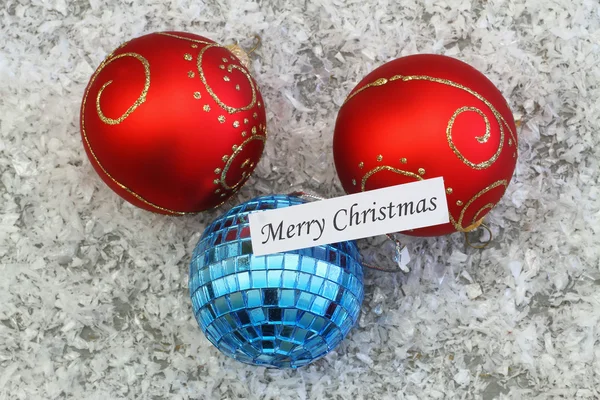 Joyeux Noël carte, avec des boules colorées — Photo