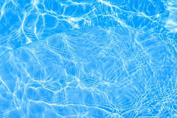 Calm pool with clear water. Abstract water texture top view — Stock Photo, Image