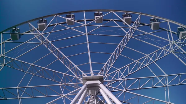 Park Large Ferris Wheel Spinning Slowly High Altitude View Wheel — Stock Photo, Image
