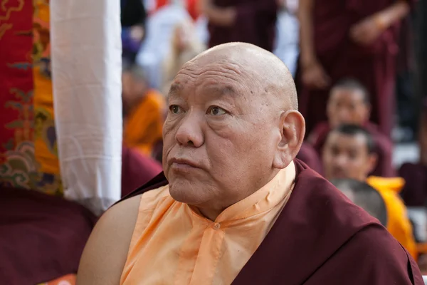 India. Bodhgaya. Dicembre 2013. Monlam - il principale festival buddista dell'anno. Beru Khyuntse Rinpoche. Buddismo alla Diamond Way. Festival di Kagyu Monlam. Uno dei principali lama del lignaggio Karma Kagyu . — Foto Stock