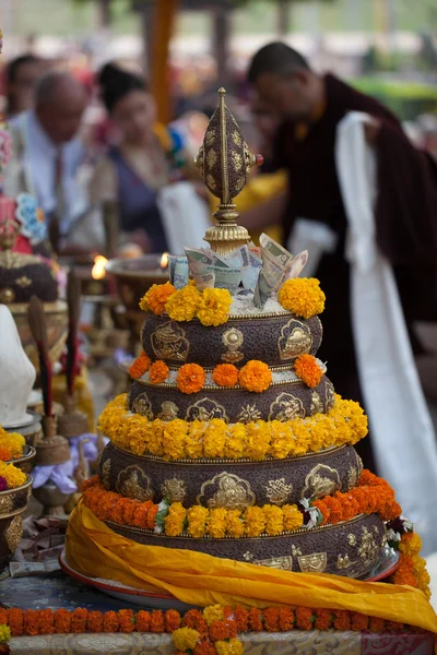 Indie. Bodhgaya. Prosince 2013. Monlam - hlavní buddists festival roku. Mandala nabízí. Diamantová cesta buddhismu. Kagyu Monlam festival. — Stock fotografie