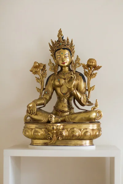 White Tara. Buddhist altar sculpture. Diamond Way Buddhism. — Stock Photo, Image