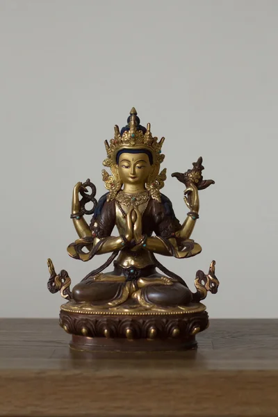 Zielona Tara. Buddyjski ołtarz rzeźba. Buddyzm Diamentowej drogi. — Zdjęcie stockowe