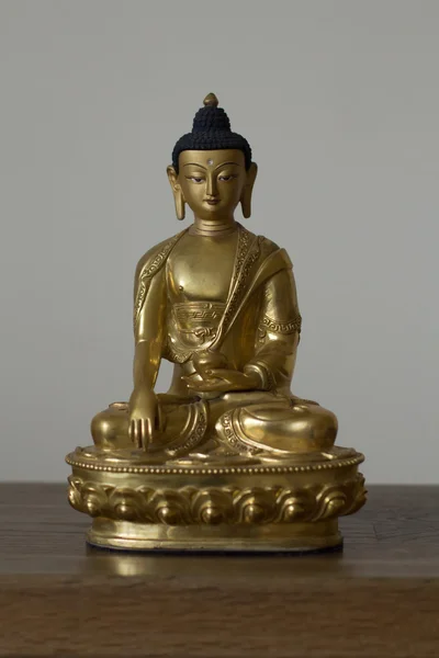 Indie Śakjamuniego. Buddyjski ołtarz rzeźba. Buddyzm Diamentowej drogi. — Zdjęcie stockowe