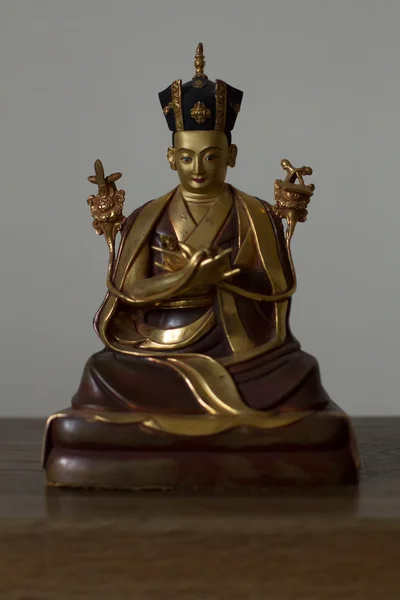 Karmapa. Buddhistiska altaret skulptur. Diamond sätt Buddhism. — Stockfoto