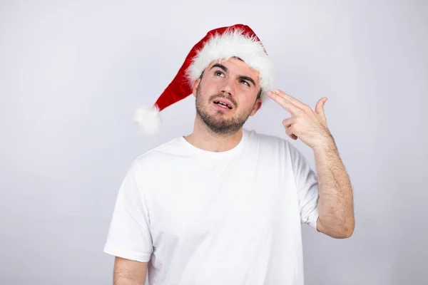 Joven Hombre Guapo Con Sombrero Santa Sobre Fondo Blanco Disparando — Foto de Stock