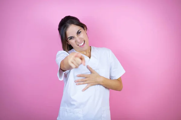 Young Brunette Doctor Girl Wearing Nurse Surgeon Uniform Isolated Pink — Stock Fotó