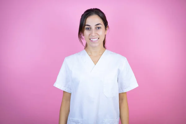 Fiatal Barna Orvos Lány Visel Nővér Vagy Sebész Egyenruhát Izolált — Stock Fotó