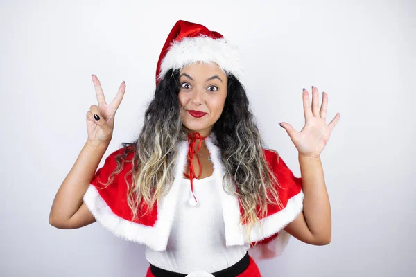 Joven Hermosa Mujer Con Traje Santa Claus Sobre Fondo Blanco — Foto de Stock