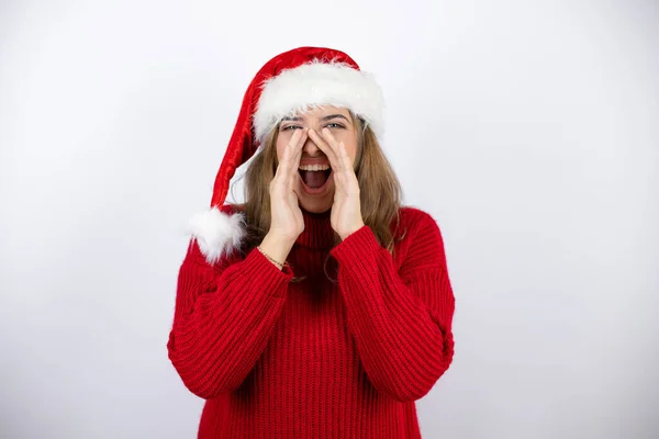 Joven Mujer Rubia Bonita Usando Suéter Casual Rojo Sombrero Navidad — Foto de Stock