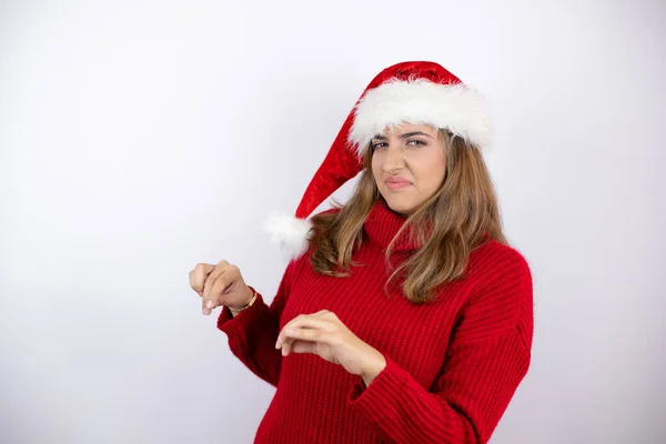 Giovane Bella Donna Bionda Indossa Maglione Casual Rosso Cappello Natale — Foto Stock