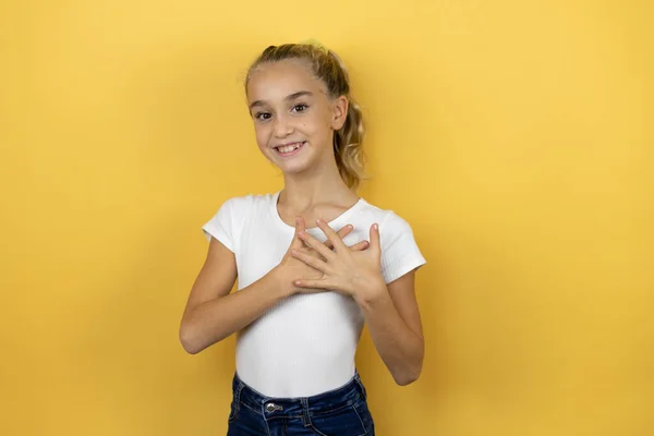 Young Beautiful Child Girl Standing Isolated Yellow Background Smiling Her — Stock Photo, Image