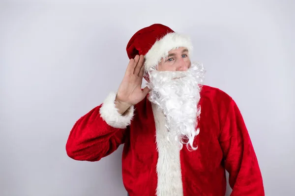 Homme Habillé Comme Père Noël Debout Sur Fond Blanc Isolé — Photo