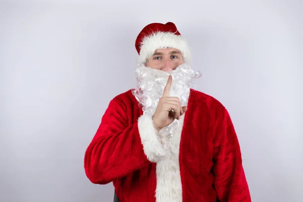 Hombre Vestido Santa Claus Pie Sobre Fondo Blanco Aislado Pidiendo — Foto de Stock