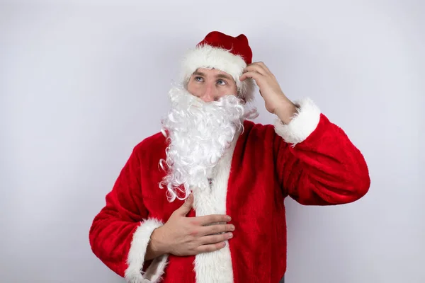 Hombre Vestido Como Santa Claus Pie Sobre Fondo Blanco Aislado — Foto de Stock