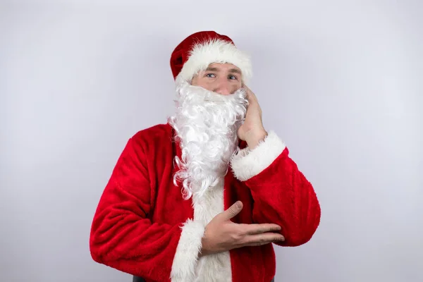 Hombre Vestido Santa Claus Pie Sobre Fondo Blanco Aislado Pensando — Foto de Stock
