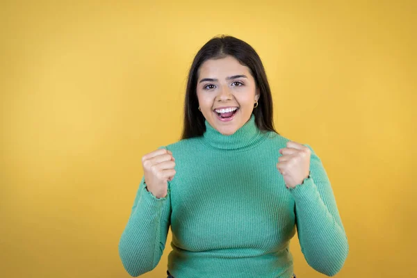 Young Caucasian Woman Isolated Yellow Background Very Happy Excited Making — Stock Photo, Image