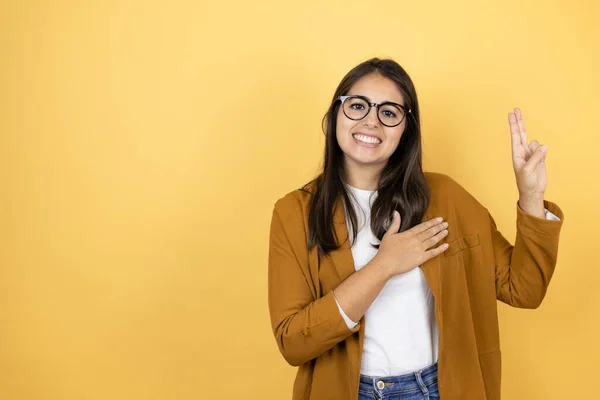 Young Beautiful Woman Wearing Blazer Isolated Yellow Background Smiling Swearing — Stock Photo, Image