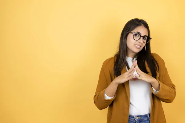 Young Beautiful Woman Wearing Blazer Isolated Yellow Background Hands Together — Stock Photo, Image