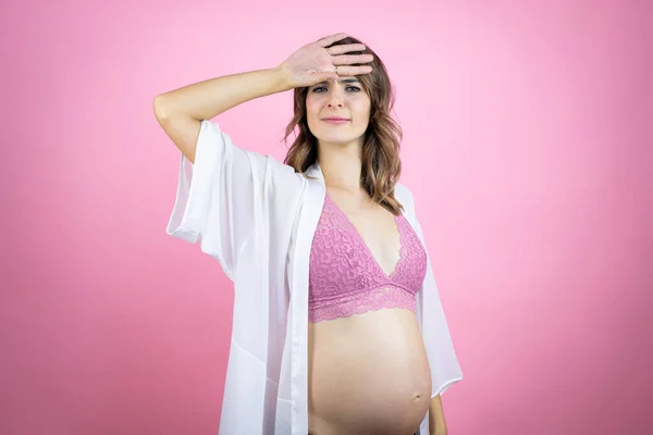 Young Beautiful Brunette Woman Pregnant Expecting Baby Isolated Pink Background — Stock Photo, Image