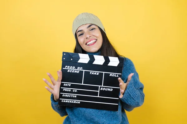 Young Beautiful Woman Wearing Blue Casual Sweater Wool Hat Holding — Stock Photo, Image