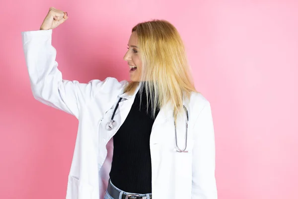 Young Blonde Doctor Woman Wearing Stethoscope Standing Isolated Pink Background — Stock Fotó