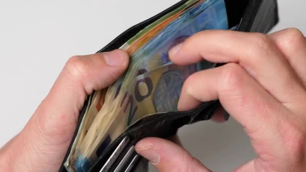 Liczenie pieniędzy w portfelu — Wideo stockowe