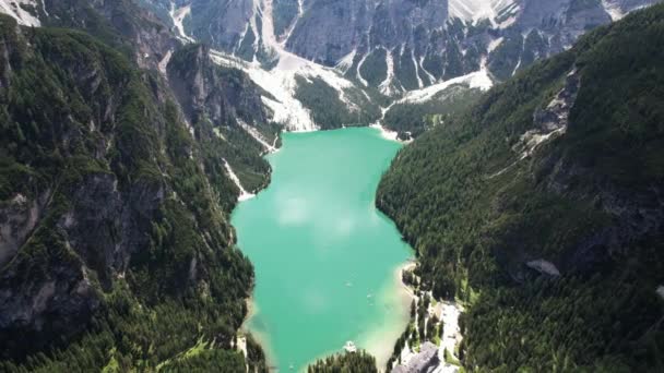 Pragser Wildsee, Pragser See, in den Dolomiten, Luftaufnahme — Stockvideo