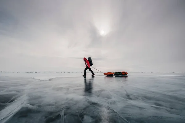 Passeio Turístico Com Trenó Arrastando Gelo Congelado Lago Baikal Trekking — Fotografia de Stock