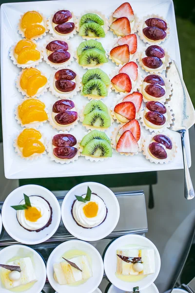 Wedding dessert on reception — Stock Photo, Image