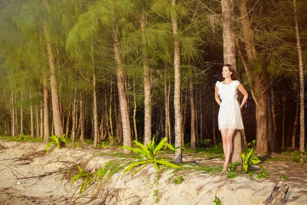 Woman in tropic forest — Stock Photo, Image