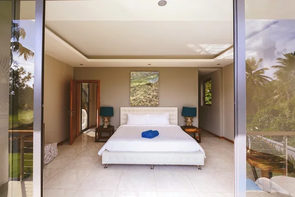 현대식 침실 내부 — 스톡 사진