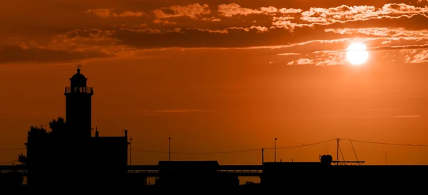 İskele Manfredonia (Fg) İtalya silüeti